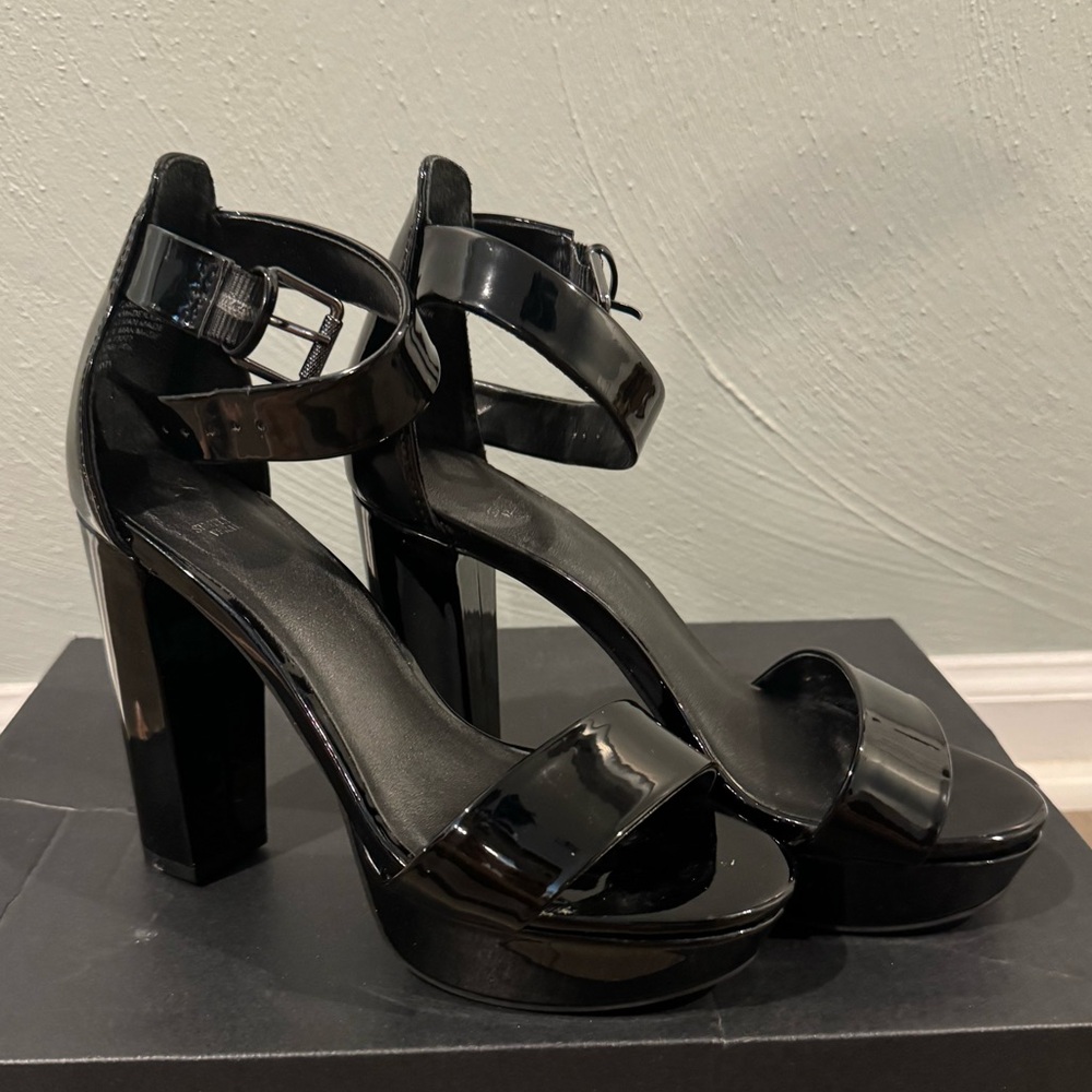 Simply Vera Vera Wang Hong Kong Women's High Heel Sandals